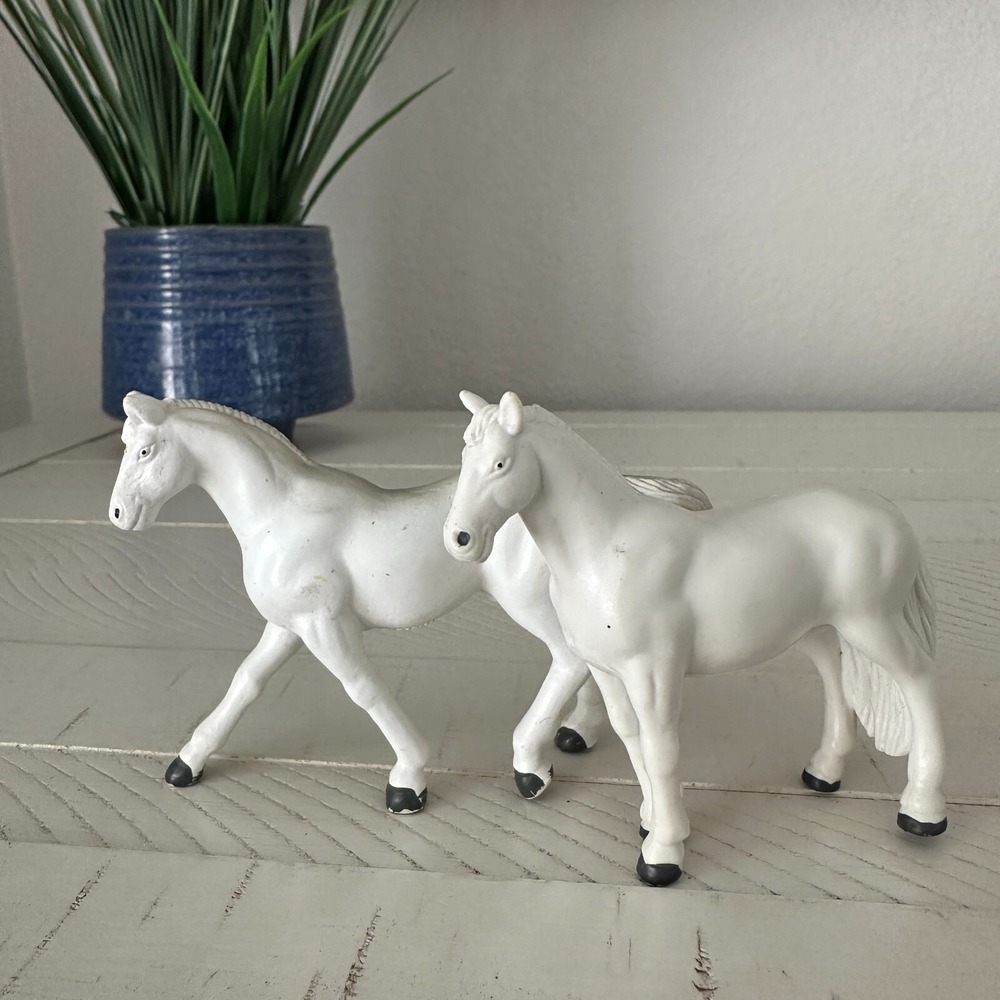 Funrise 1988  Vintage White Horse Lot of 2 Arabian Lipizzaner Figure‎ Toy